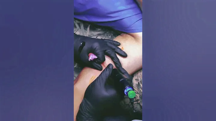 Tatuaje de pétalo usando la máquina Mast Tour Pro