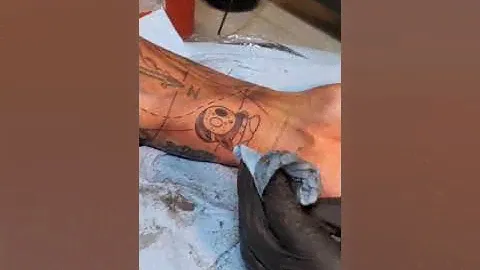 Doing a tattoo using the Dragonhawk Atom M1 rotary pen tattoo machine